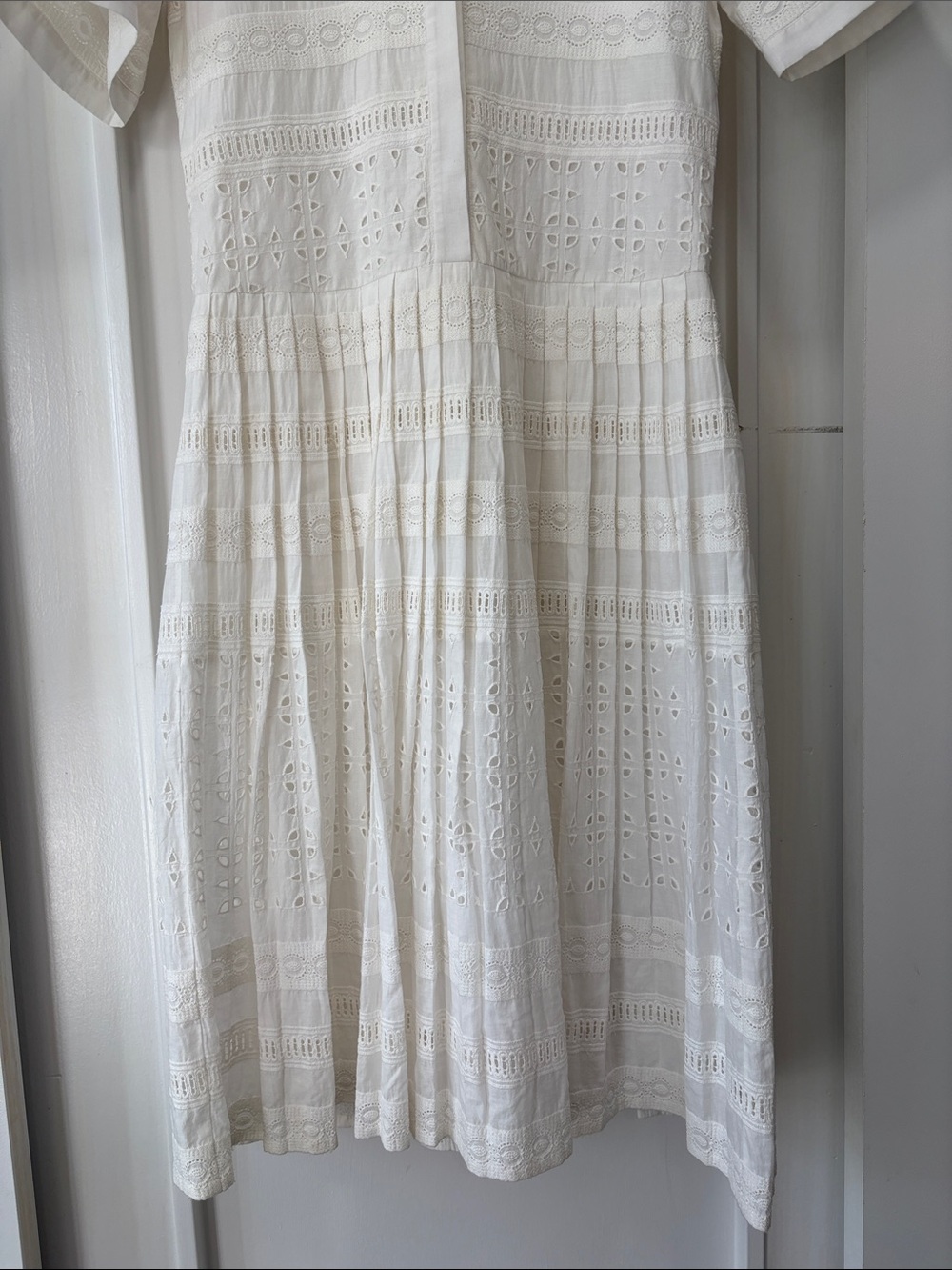 Collared Short Sleeve Pleated White Eyelet Shirt Dress Size Medium - Picture 4 of 13